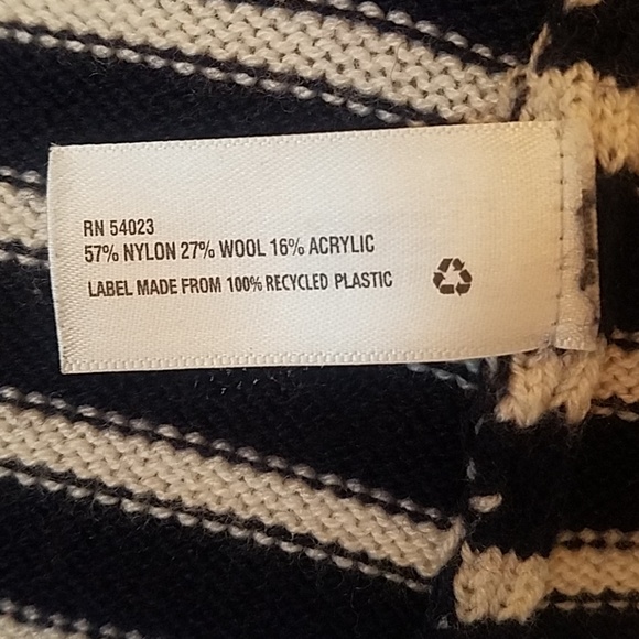 Gap Short Sleeve Sweater - Picture 3 of 3